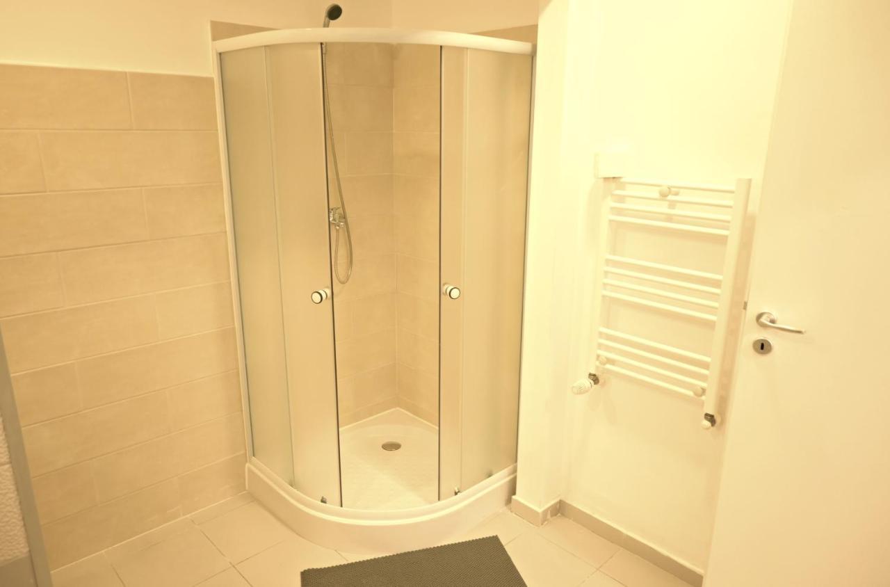 Luana Airport Apartments #4 Otopeni Ngoại thất bức ảnh
